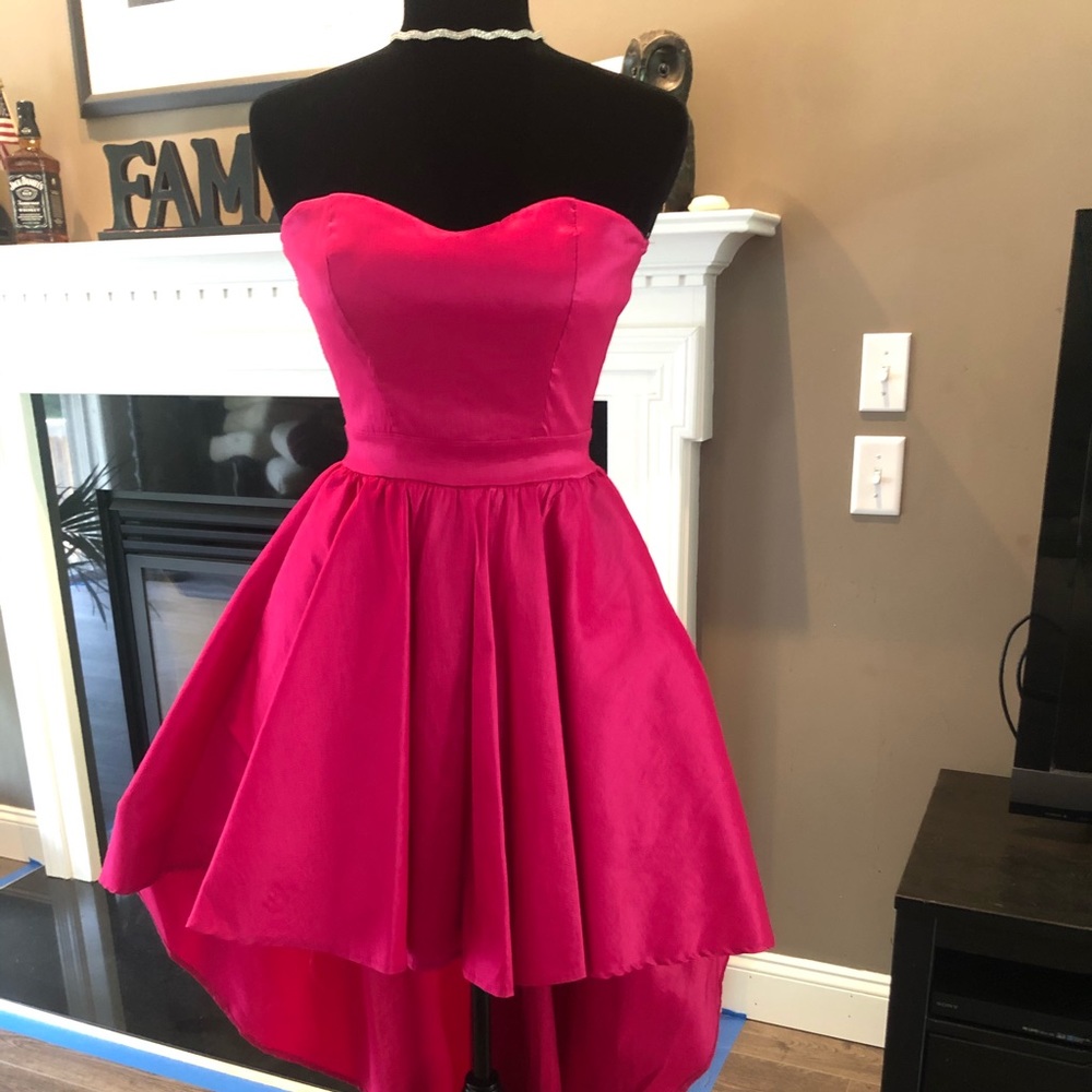 Beautiful 💕 magenta high low dress from Windsor